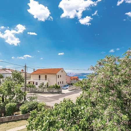 2 Bedroom Stunning Apartment In Novi Vinodolski Exterior photo
