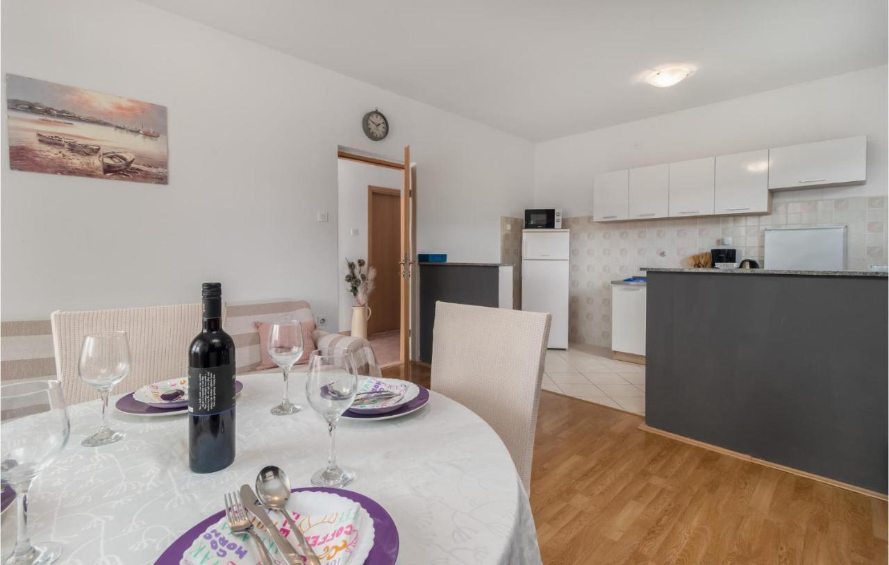 2 Bedroom Stunning Apartment In Novi Vinodolski Exterior photo