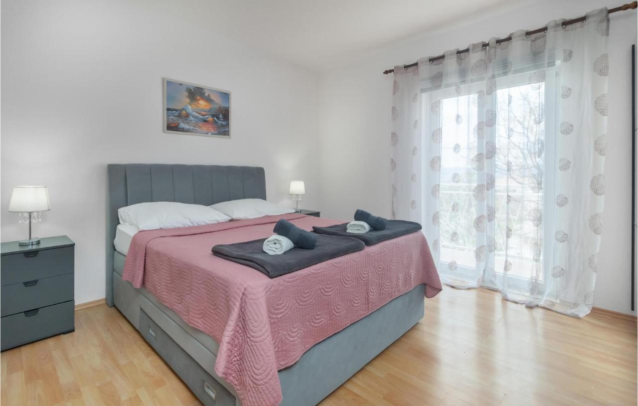 2 Bedroom Stunning Apartment In Novi Vinodolski Exterior photo